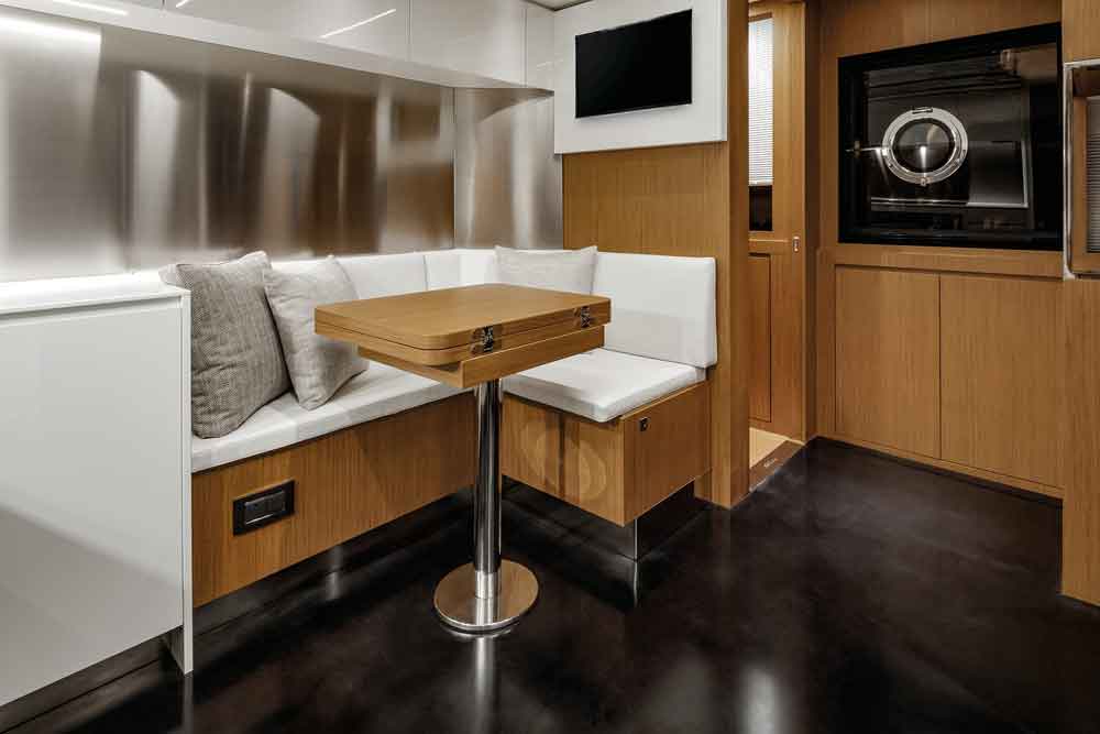 RIVA 100' CORSARO