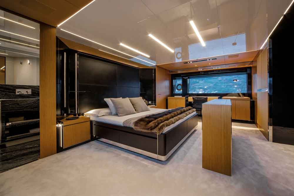 RIVA 100' CORSARO