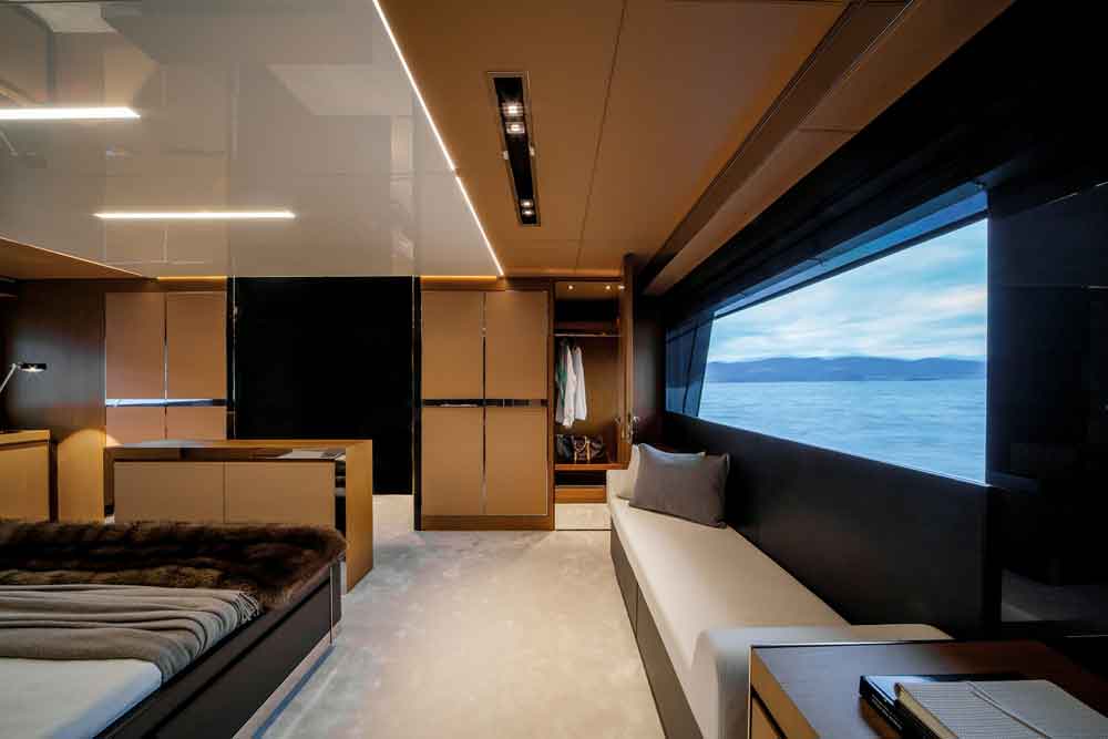 RIVA 100' CORSARO