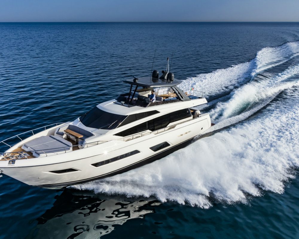 New Ferretti Yacht 780