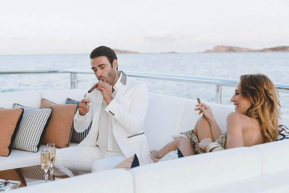 JOY でお気に入りの人たちとお祝いしましょう